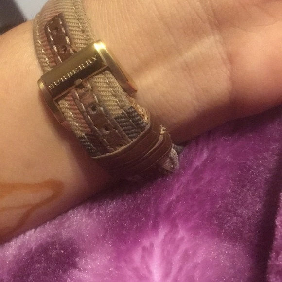 Burberry watch - Picture 4 of 4